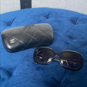 Chanel white bow and black sunglasses with case